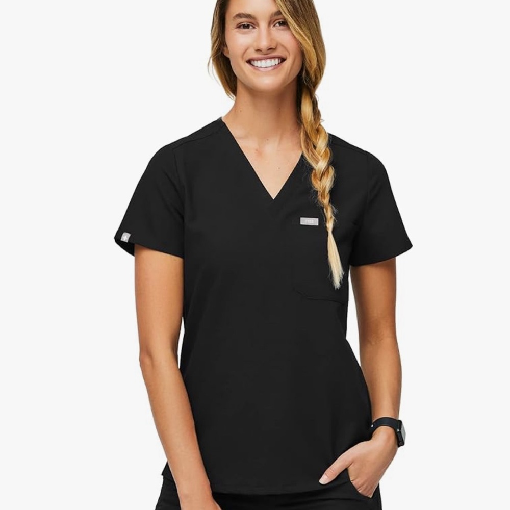 Figs scrub top